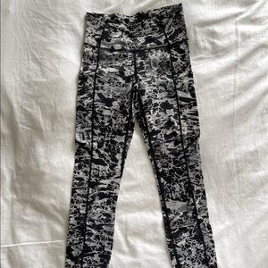 Lululemon Fast and Free size 6 in Multi Colour